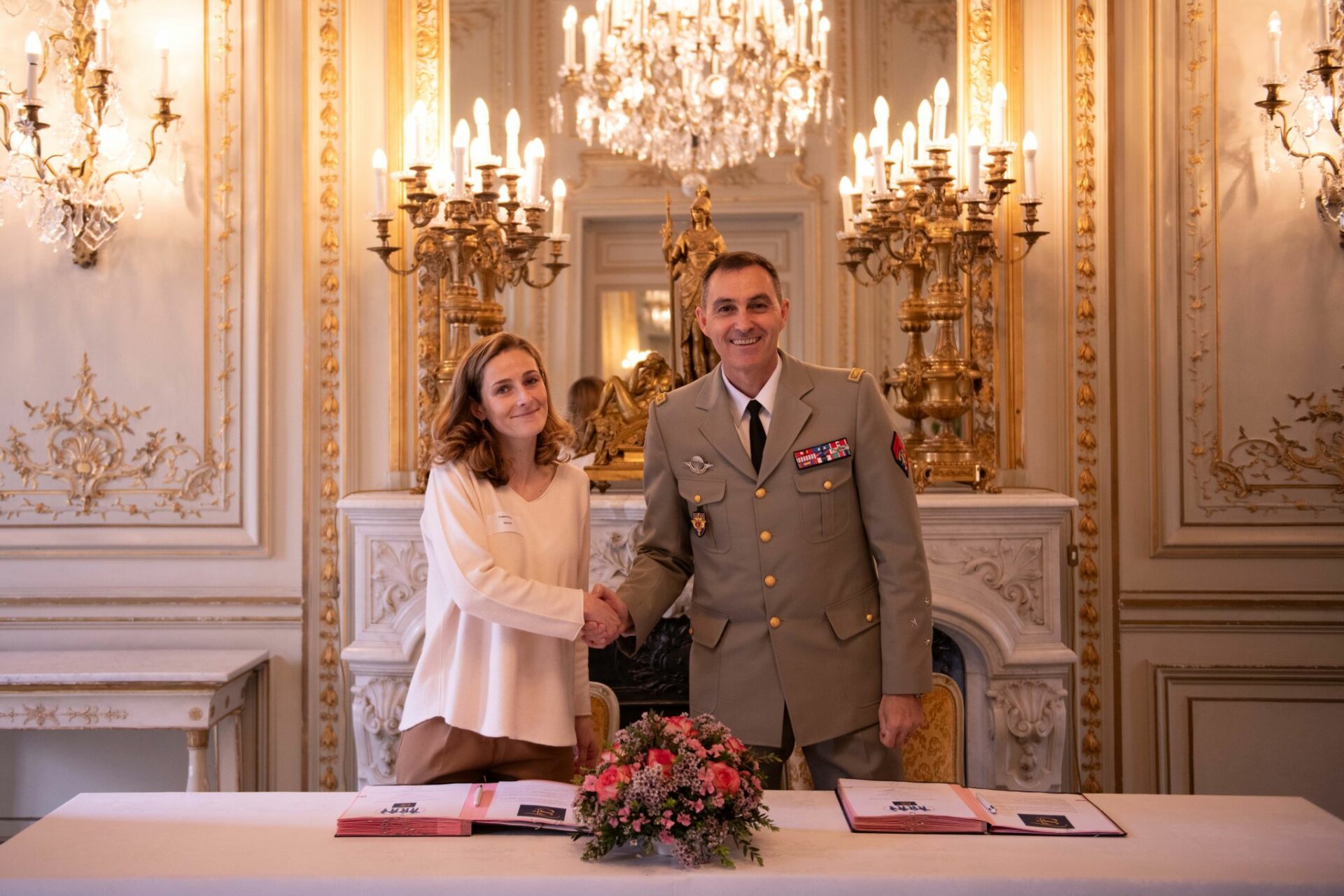 Signature du Manifeste Promilès entre Sofia RH et le Gouverneur Militaire de Paris